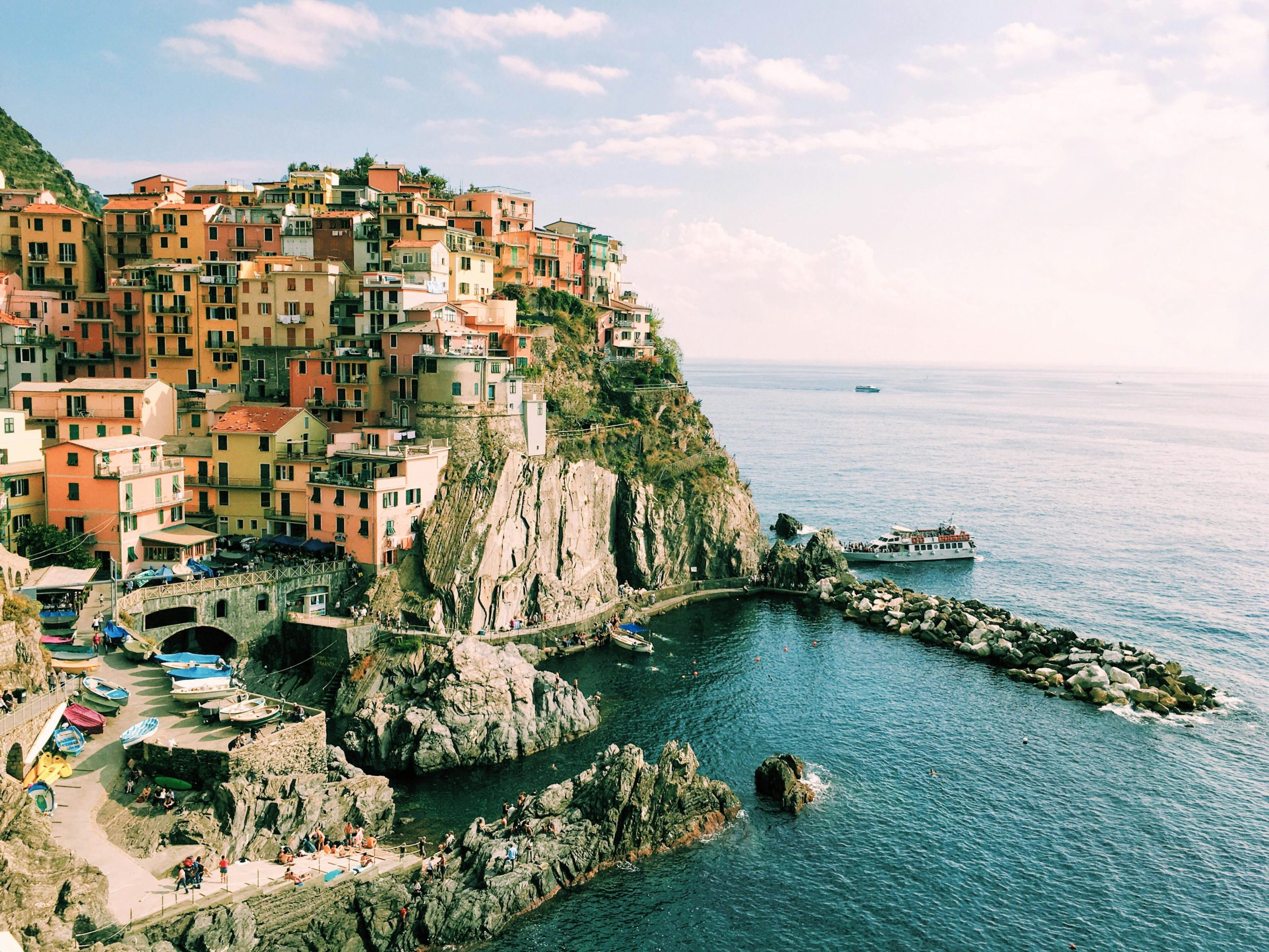 Mastering the Art of Language Acquisition Through Immersive Travel